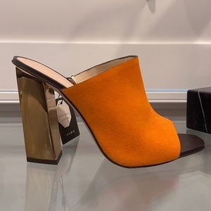 NWT ZARA Suede Mules Heels in Tangerine & Metallic Gold Heel, Size 39 EU